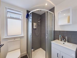 shower room - click for photo gallery